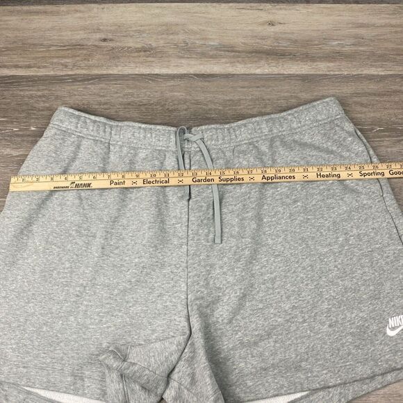 Nike Womens Size 3X Gray DV5086-063 Club Fleece Standard Fit Shorts New (L5) - Picture 4 of 8